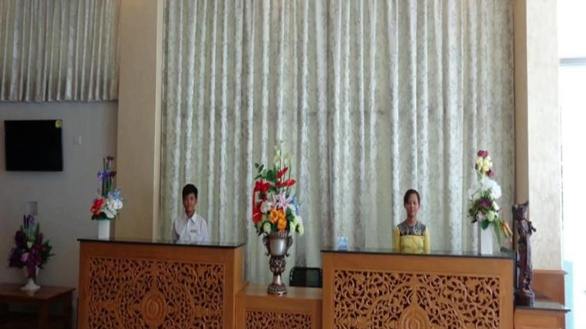 Royal Khattar Hotel Yangon 3*,