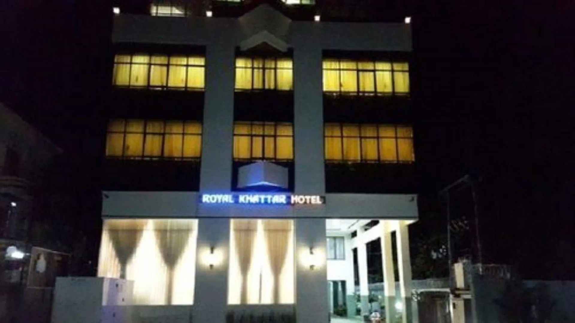 Royal Khattar Hotel Yangon 3*,